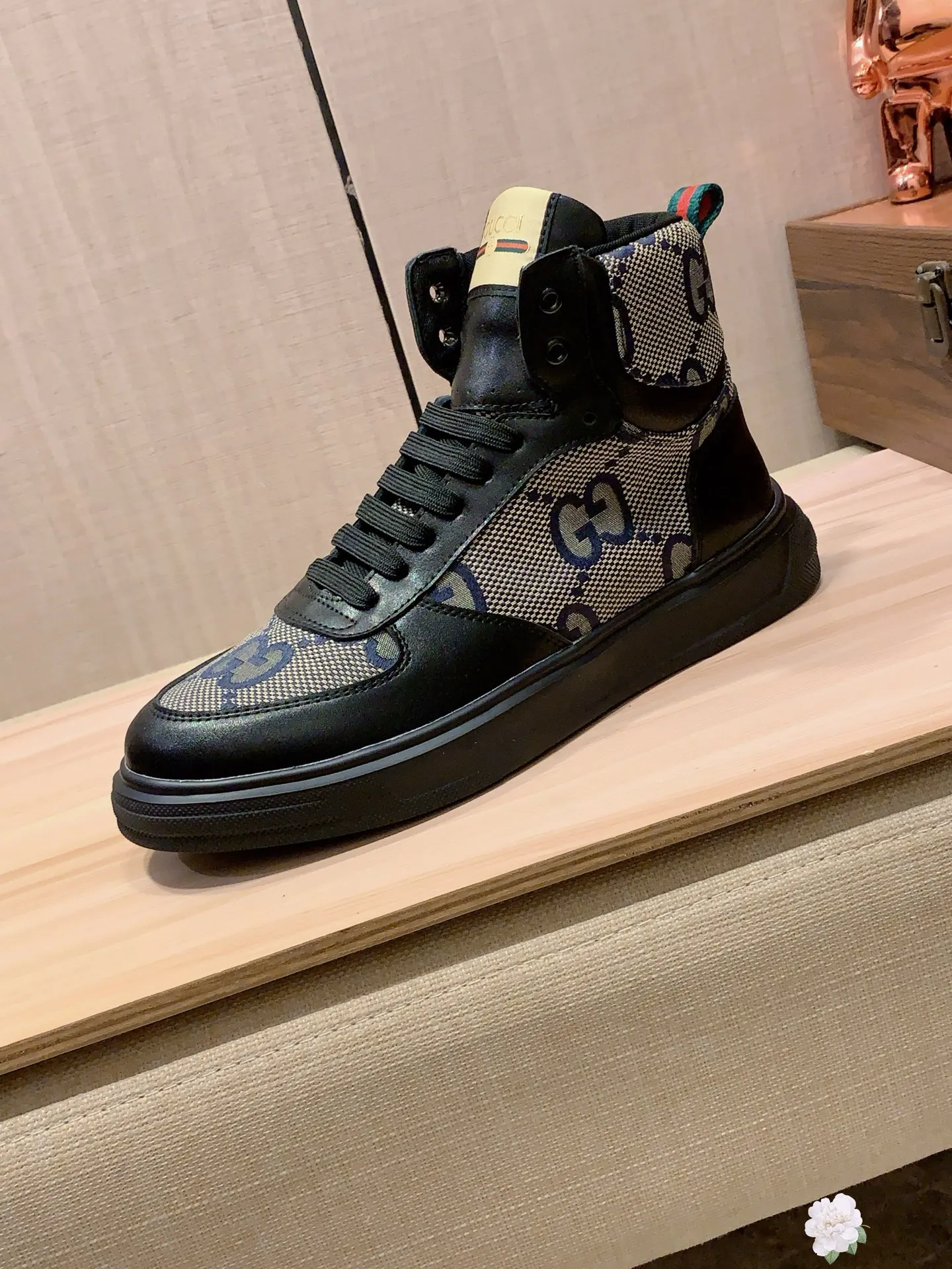 Men's men's shoes💰442💰💰🎩🎩[Lightning][Lightning] "Gucci*" latest • popular casual shoes, top brand [seduce] luxury ~ purchasing agency, top ~ quality. [Strong] The upper is made of imported breathable cowhide with fabric material ➕ Breathable sheepskin feet (•) and fine workmanship. The original stylish and stylish soft rubber wear-resistant and non-slip outsole is light and comfortable on the feet. The real thing looks better when photographed in person. 111: code: 38-44, 3️⃣ colors selected